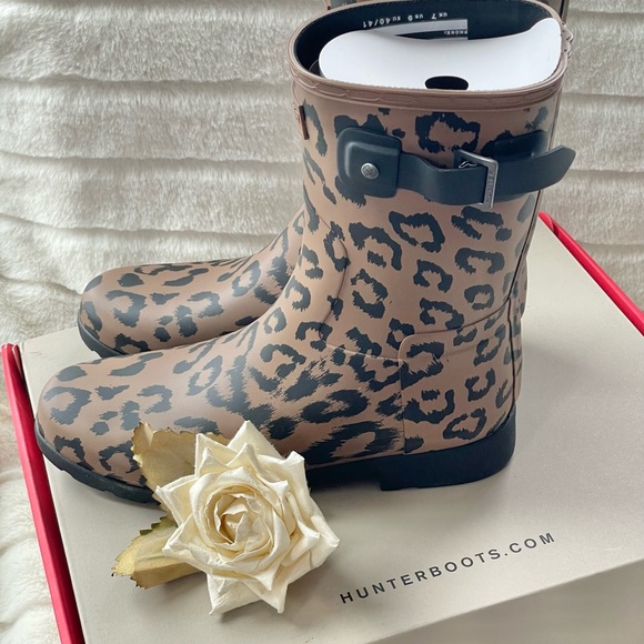 New with tags HUNTER ORIGINAL REFINED SHORT WATERPROOF LEOPARD RAIN BOOT SZ 9 - Picture 5 of 8